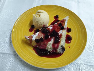 TOPLA PITA SA BOROVNICOM I SLADOLEDOM OD VANILE